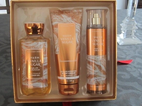 Bath And Body Works Warm Vanilla Sugar - Daily Trio - Ultimate Hydration Body Cream with Hyaluronic Acid , Shower Gel With Vitamin E & Aloe, Fine Fragrance Mist arranged In Warmest Wishes Fastive Box