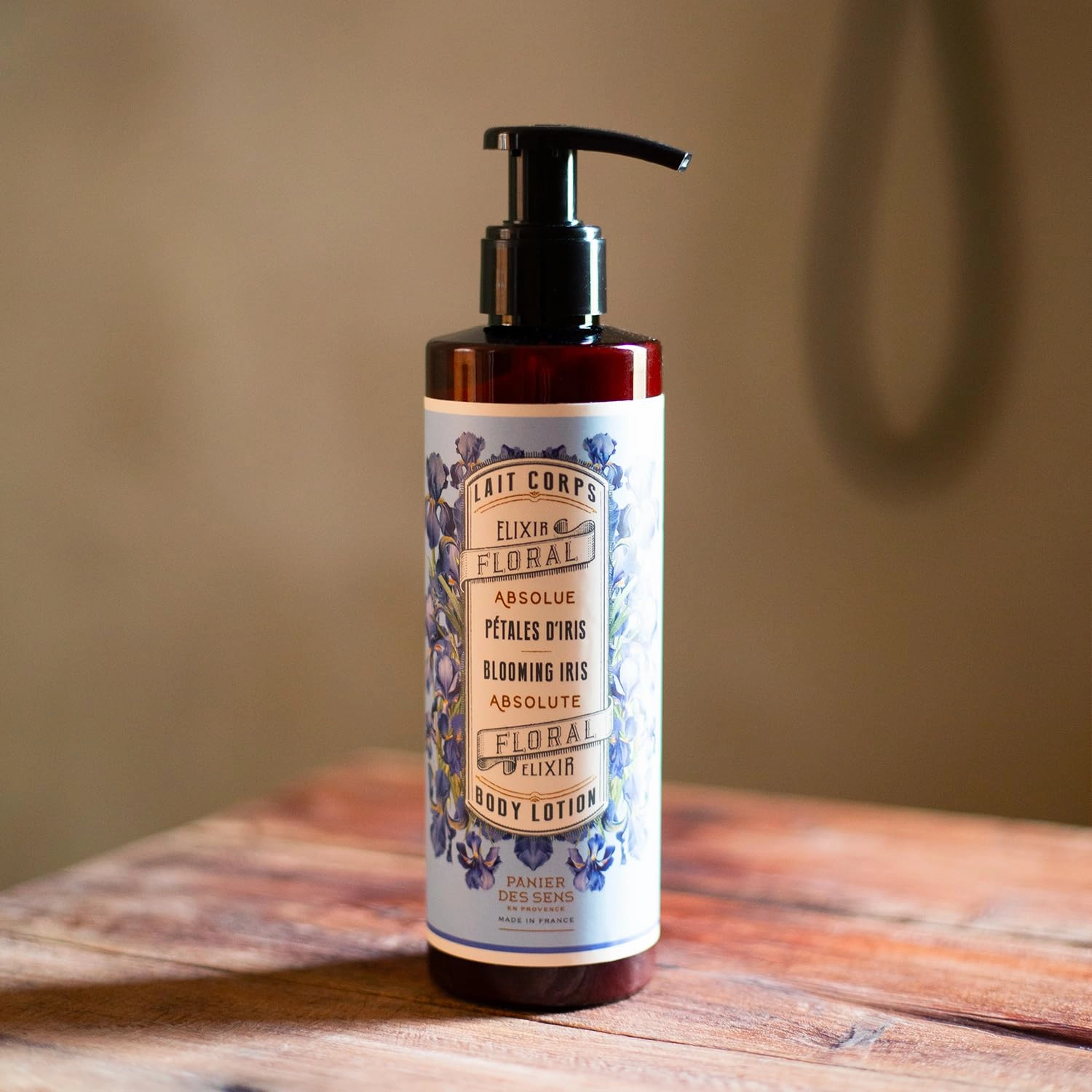 Panier des Sens – Iris Hand & Body Lotion for Dry Skin - Hydrating Body Cream for Women - Nourishing Fluid Body Moisturizer Shea Butter & Olive Oil - 97% Natural Ingredients Body Care - 8.45 Floz