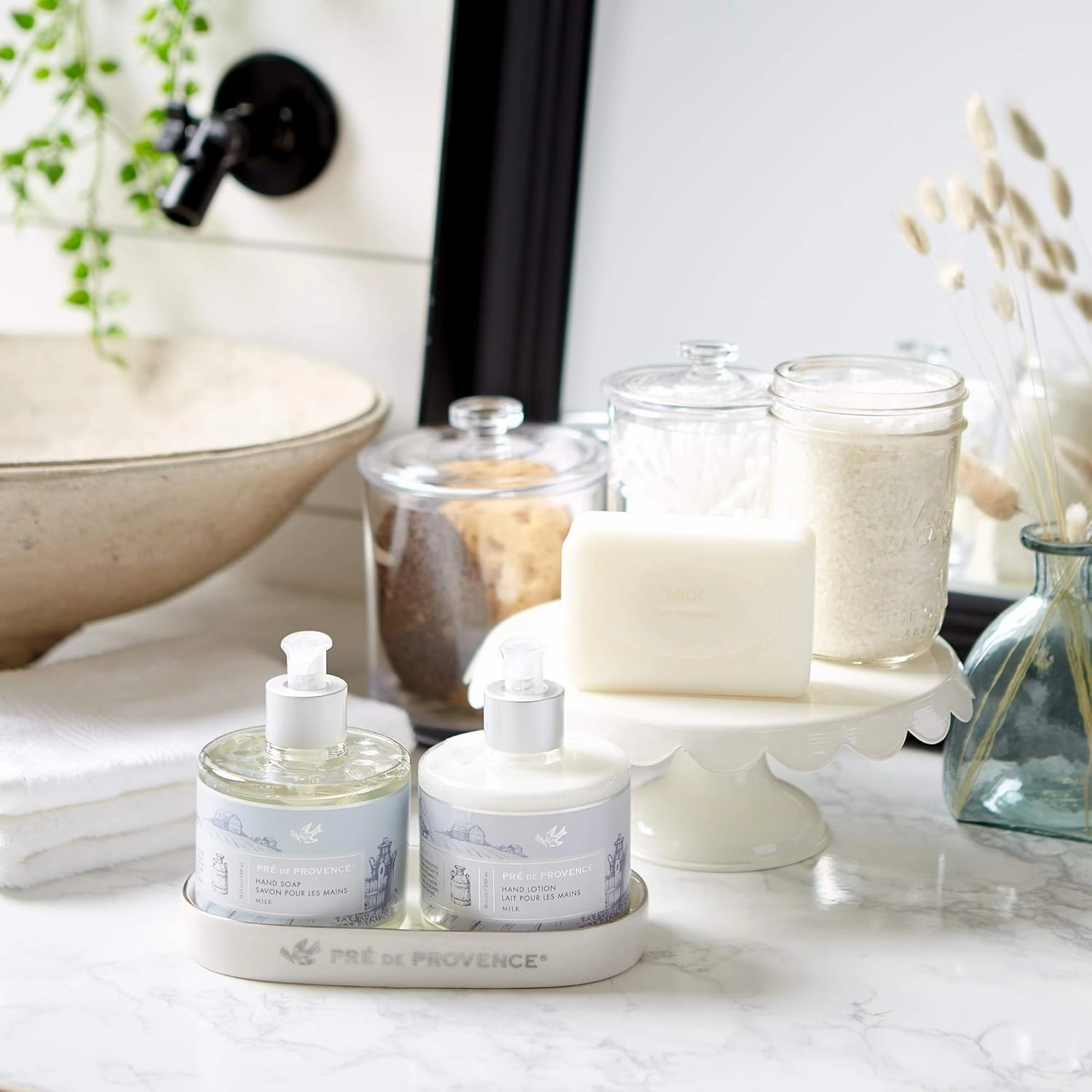 Pre de Provence Collection Shea Butter Enriched Soothing & Moisturizing, Liquid Soap, 11 fl oz, Milk